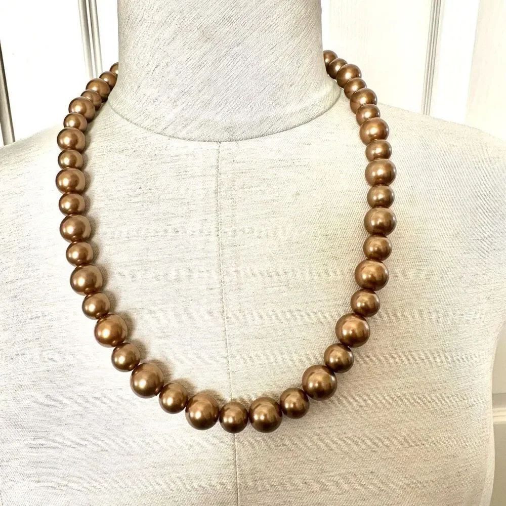 Copper tone beaded necklace